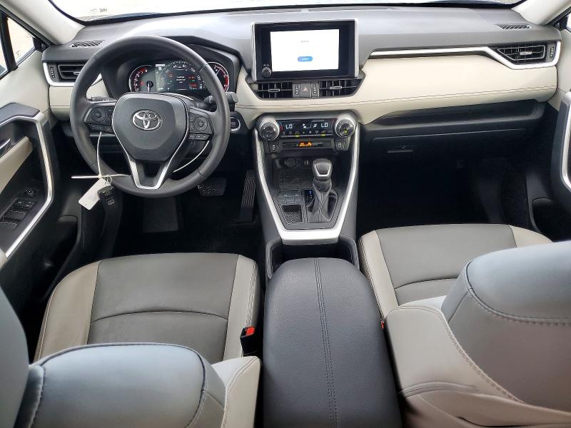 Фото 8 - TOYOTA RAV4