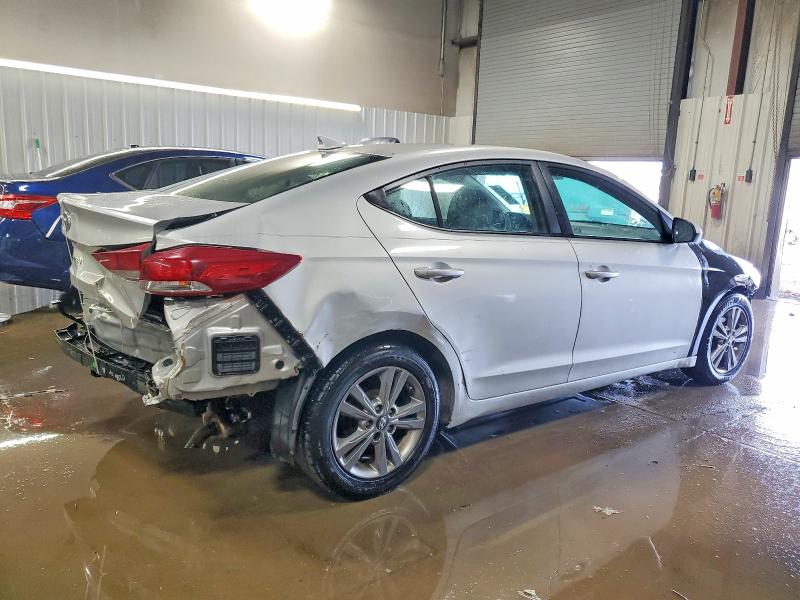 Фото 3 - HYUNDAI ELANTRA