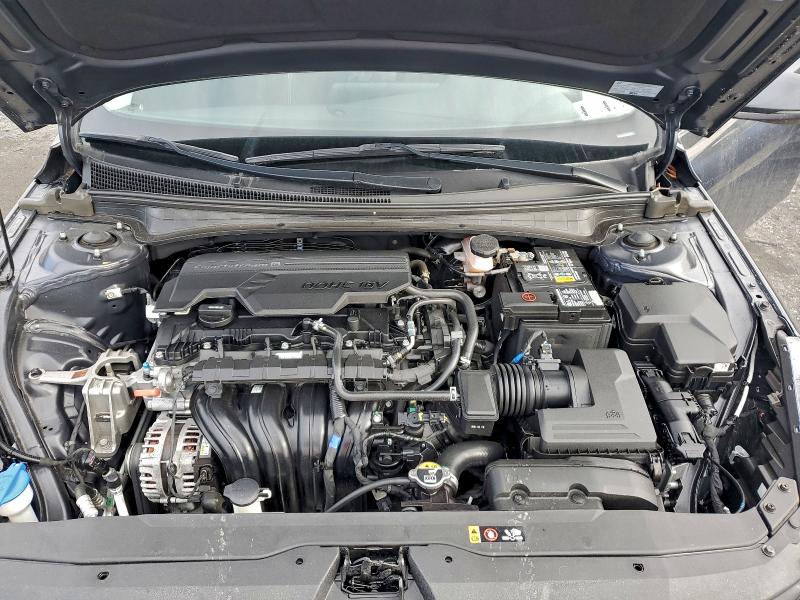 Фото 11 - HYUNDAI ELANTRA