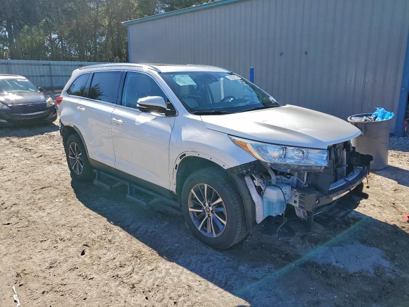 Фото 4 - TOYOTA HIGHLANDER