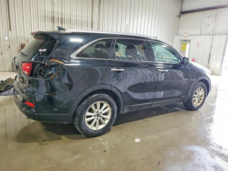 Фото 3 - KIA SORENTO