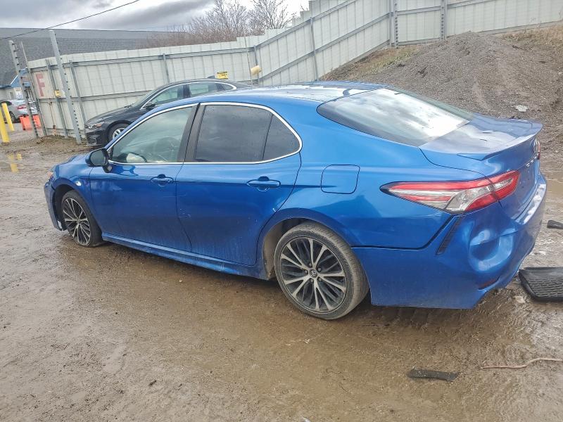 Фото 2 - TOYOTA CAMRY