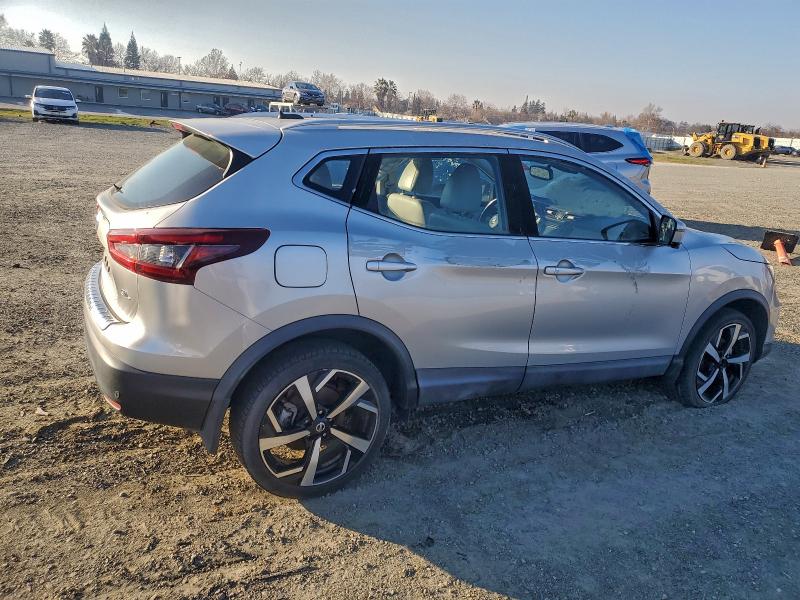 Фото 3 - NISSAN ROGUE