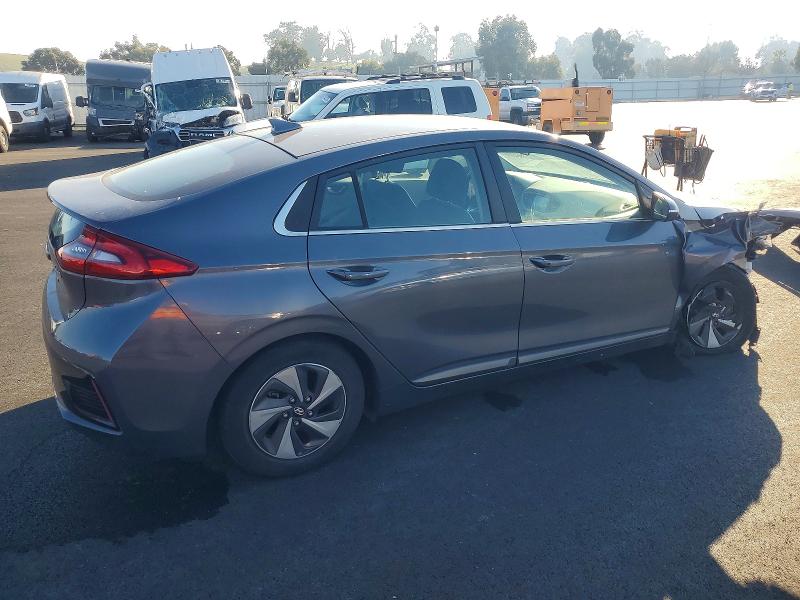 Фото 3 - HYUNDAI IONIQ