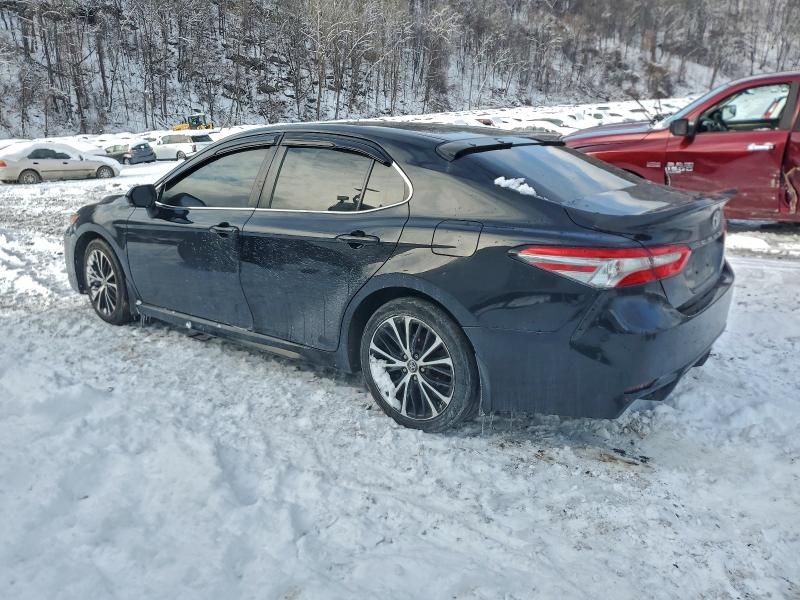 Фото 2 - TOYOTA CAMRY