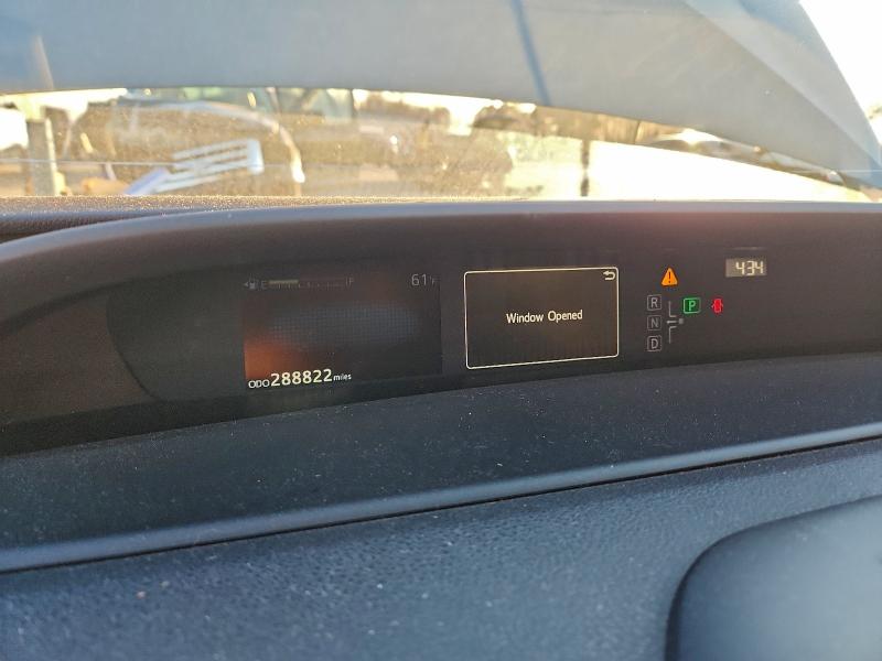 Фото 9 - TOYOTA PRIUS