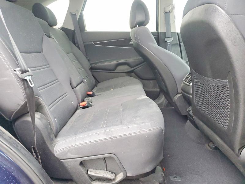 Фото 11 - KIA SORENTO