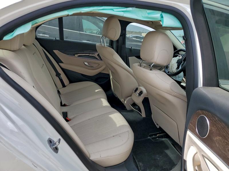 Фото 10 - MERCEDES-BENZ E-CLASS