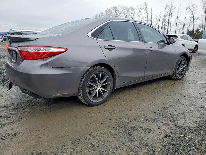 Фото 3 - TOYOTA CAMRY