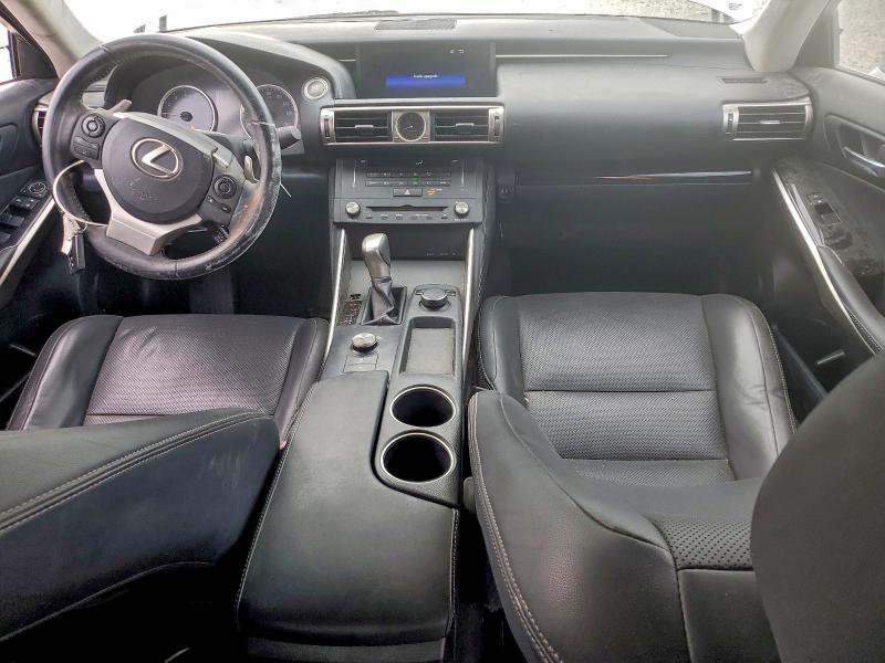 Фото 8 - LEXUS IS