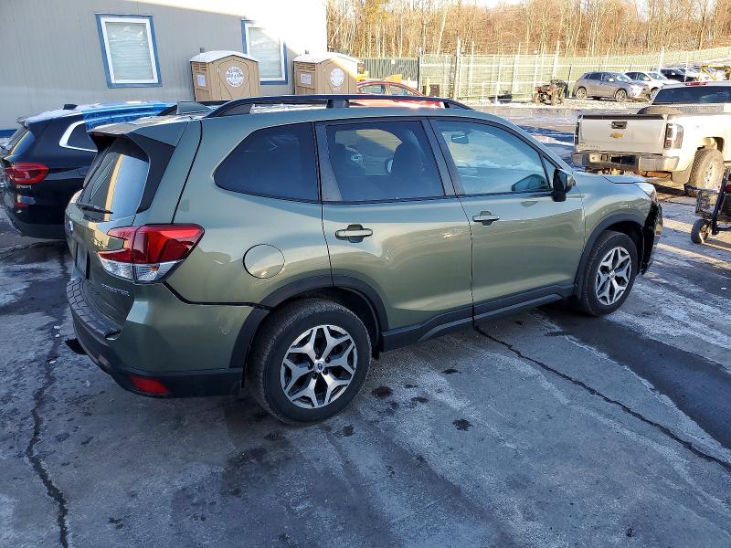 Фото 3 - SUBARU FORESTER