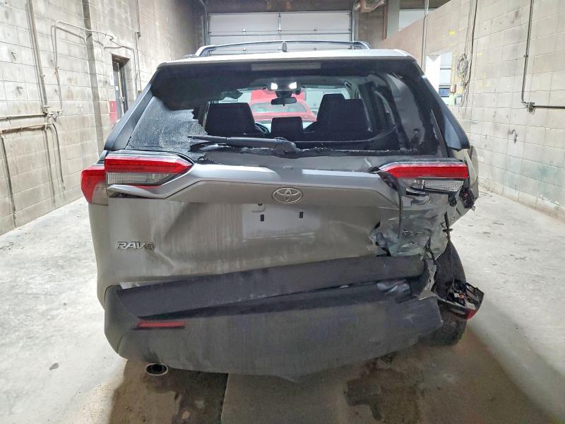 Фото 6 - TOYOTA RAV4