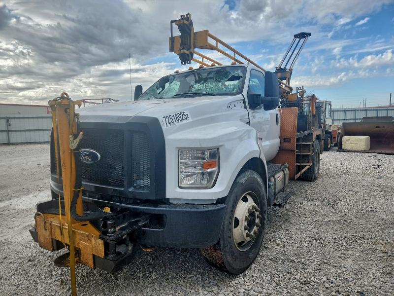 Фото 2 - FORD F650