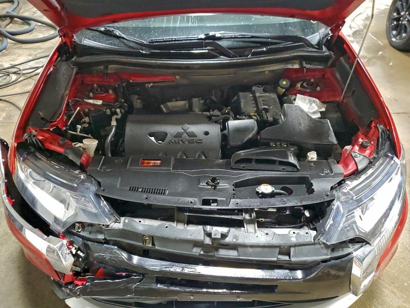 Фото 11 - MITSUBISHI OUTLANDER