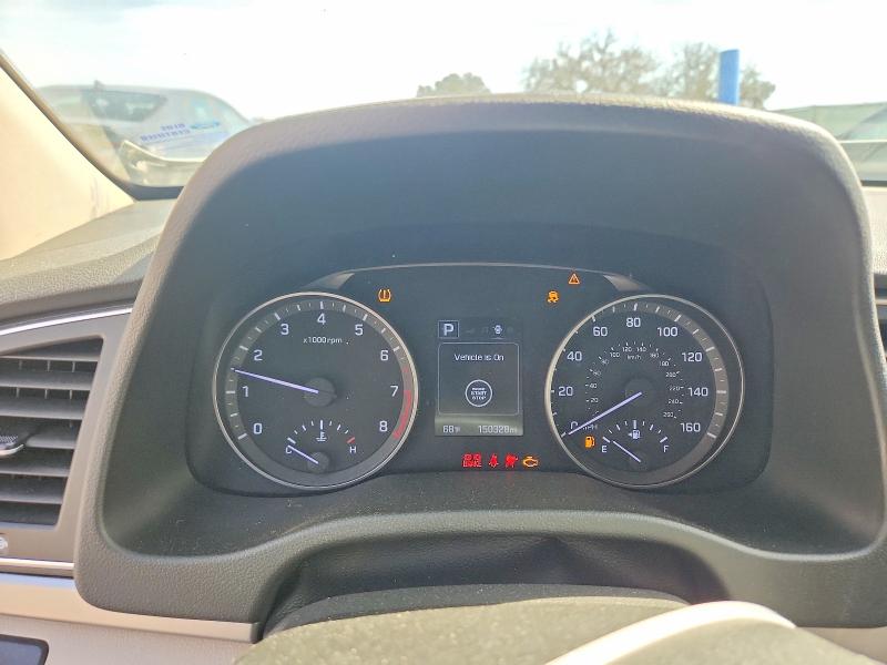 Фото 9 - HYUNDAI ELANTRA