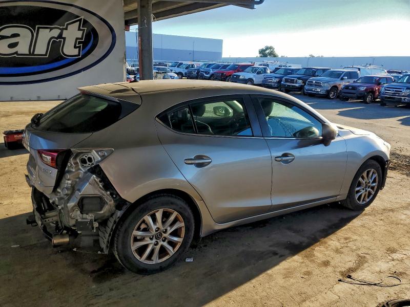 Фото 3 - MAZDA 3