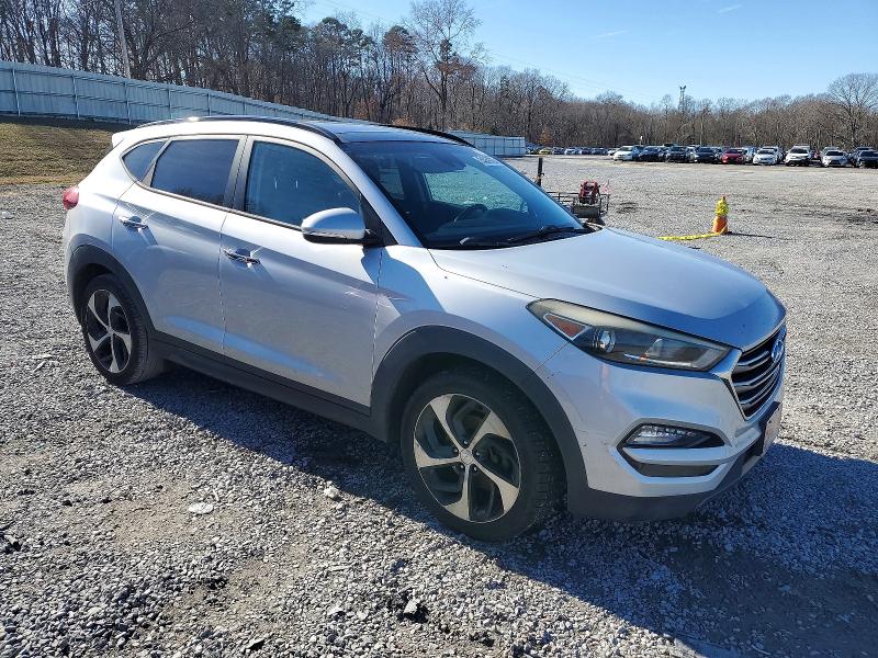 Фото 4 - HYUNDAI TUCSON