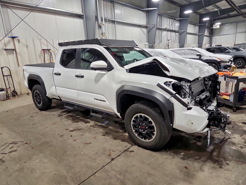 Фото 4 - TOYOTA TACOMA