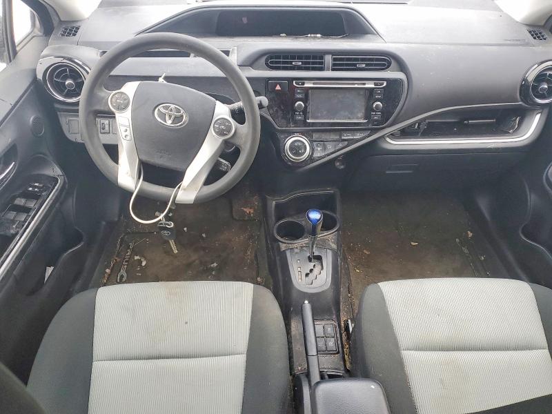 Фото 8 - TOYOTA PRIUS