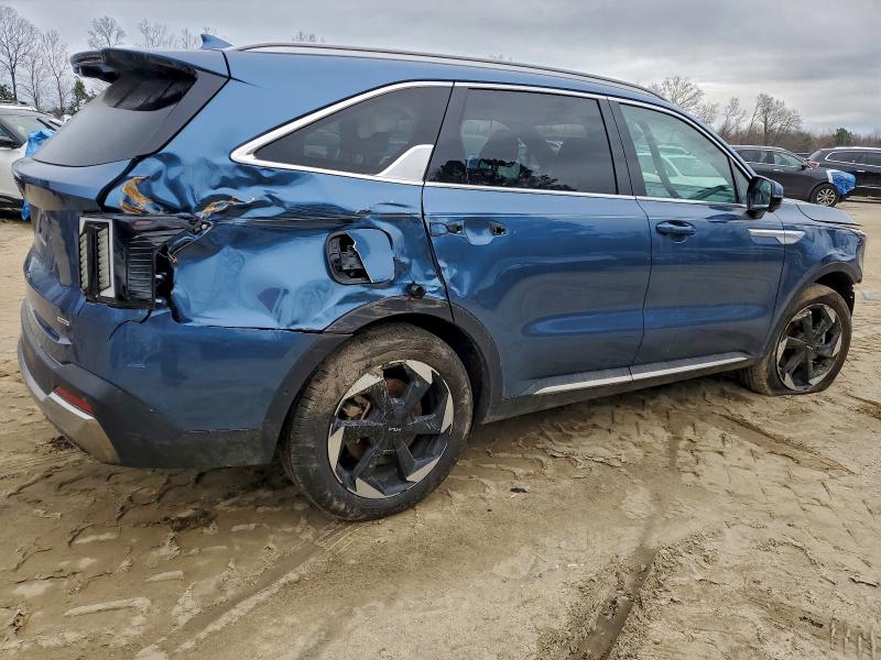 Фото 3 - KIA SORENTO