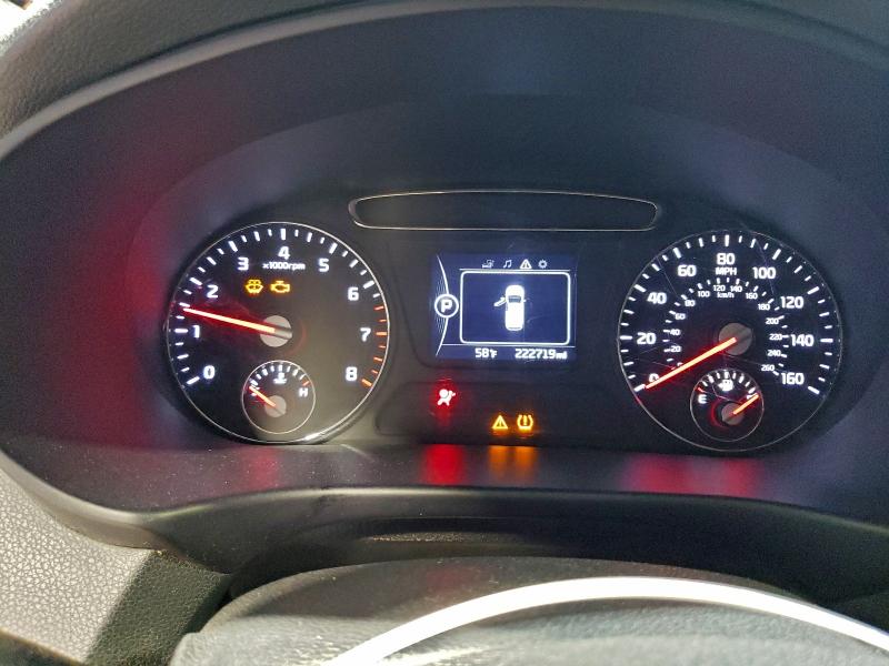 Фото 9 - KIA SORENTO