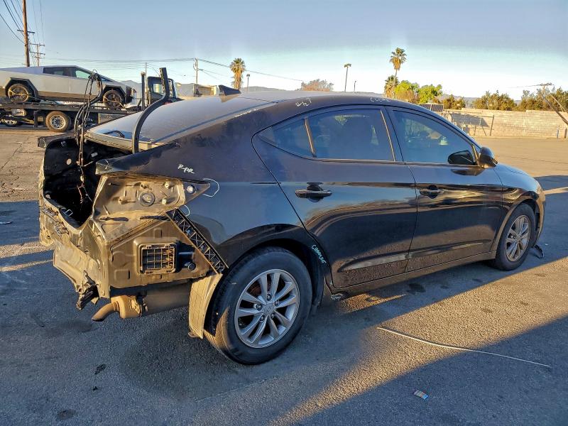 Фото 3 - HYUNDAI ELANTRA