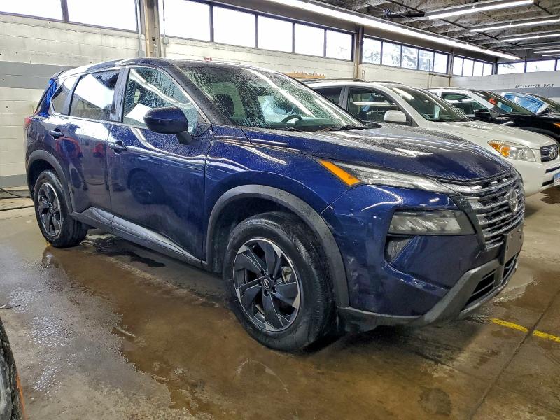 Фото 4 - NISSAN ROGUE