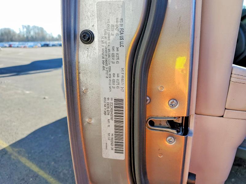 Фото 13 - CHRYSLER 300