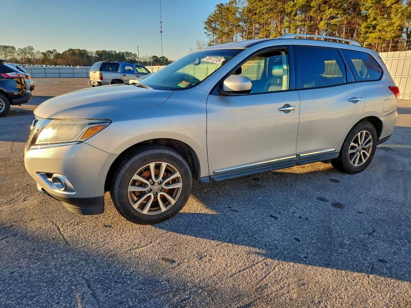 Фото 1 - NISSAN PATHFINDER