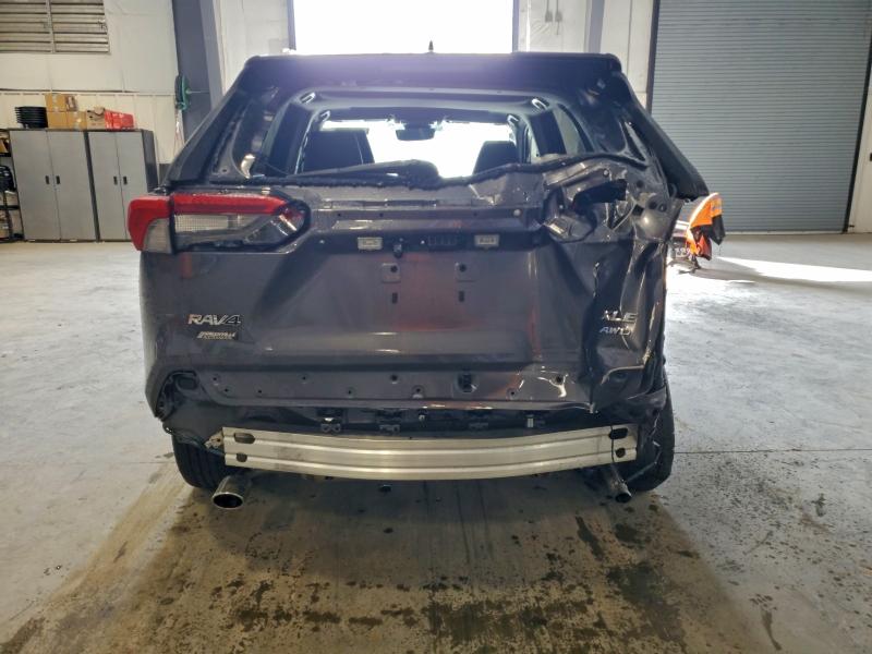 Фото 6 - TOYOTA RAV4