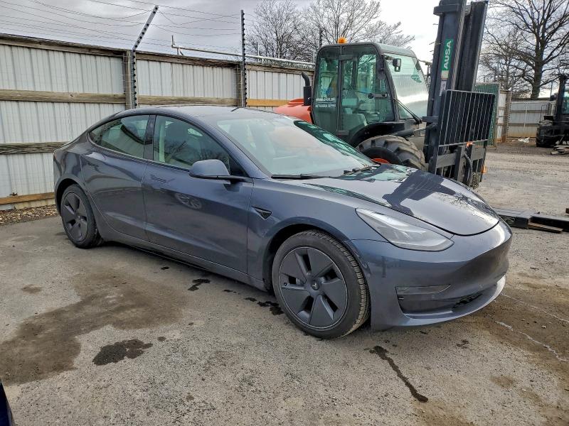 Фото 4 - TESLA MODEL 3