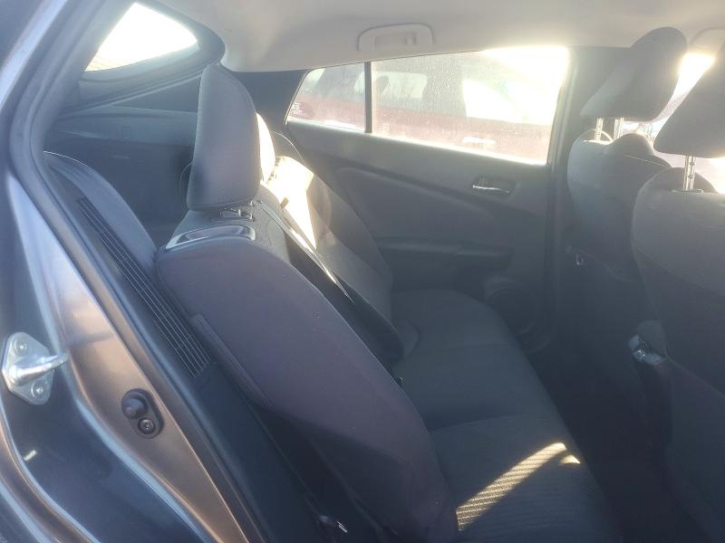 Фото 10 - TOYOTA PRIUS