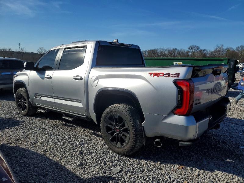 Фото 2 - TOYOTA TUNDRA