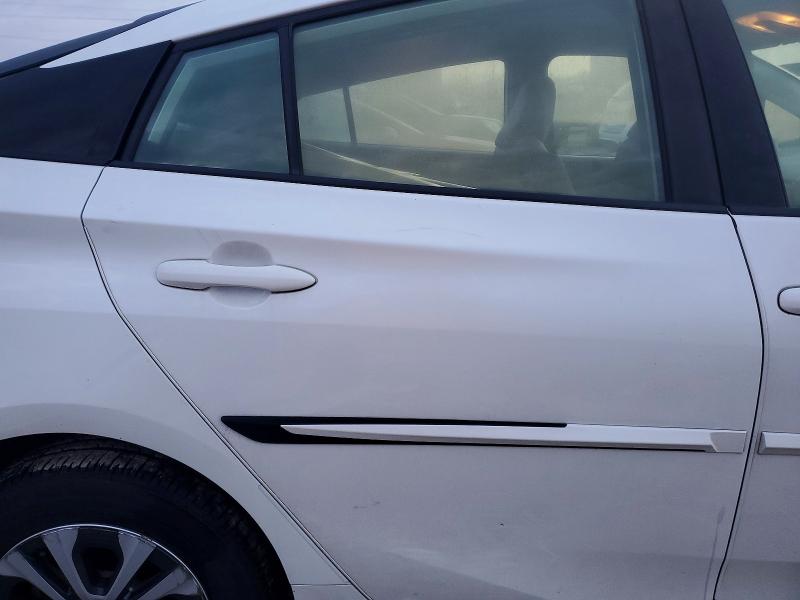 Фото 10 - TOYOTA PRIUS