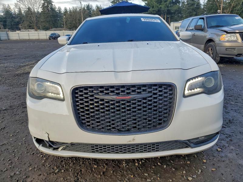 Фото 5 - CHRYSLER 300