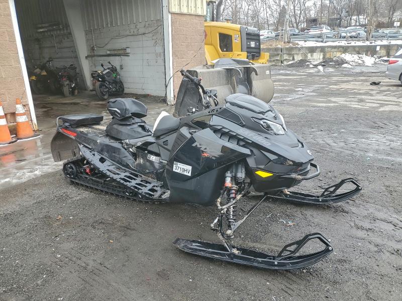 SKI-DOO SNOWMOBILE 2025