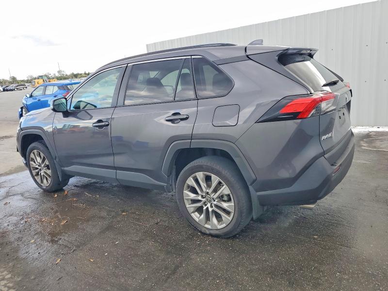 Фото 2 - TOYOTA RAV4