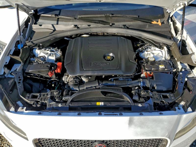 Фото 12 - JAGUAR F-PACE