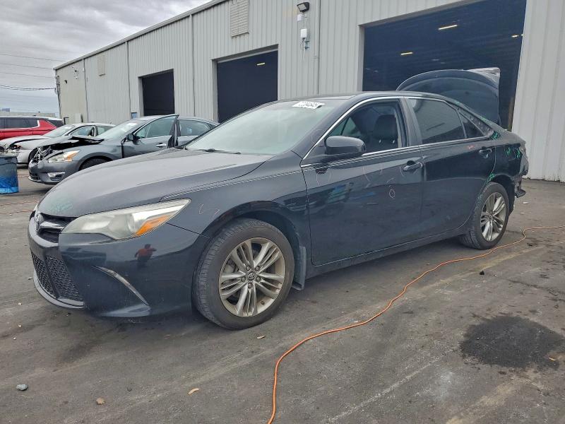 Фото 1 - TOYOTA CAMRY