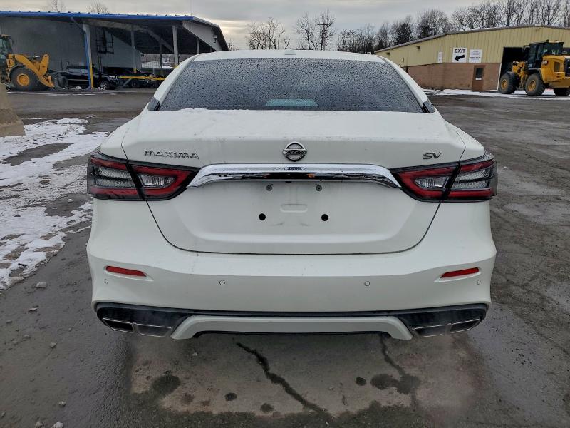 Фото 6 - NISSAN MAXIMA