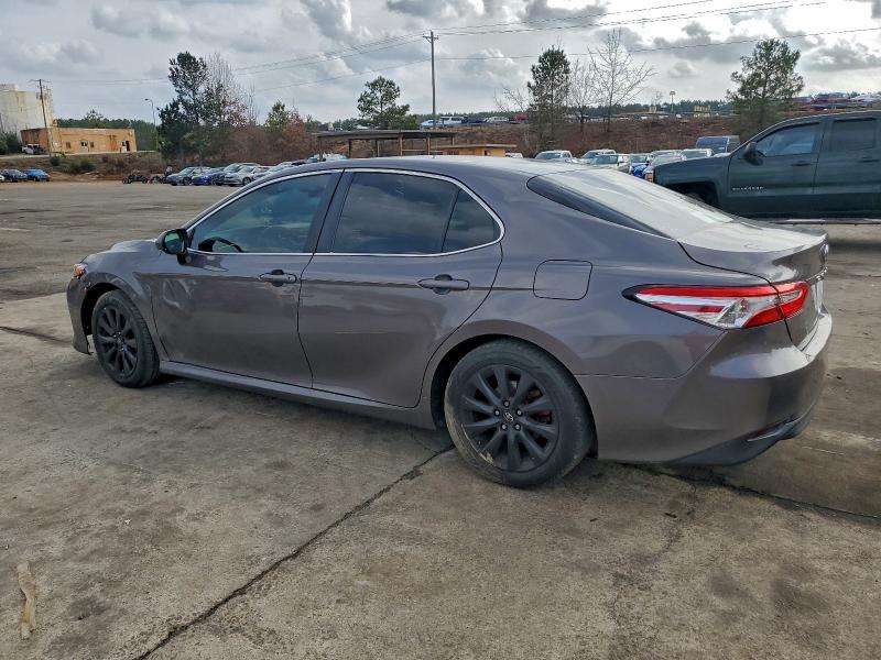 Фото 2 - TOYOTA CAMRY