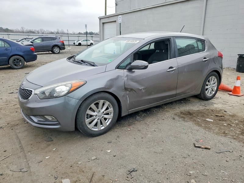 Фото 1 - KIA FORTE