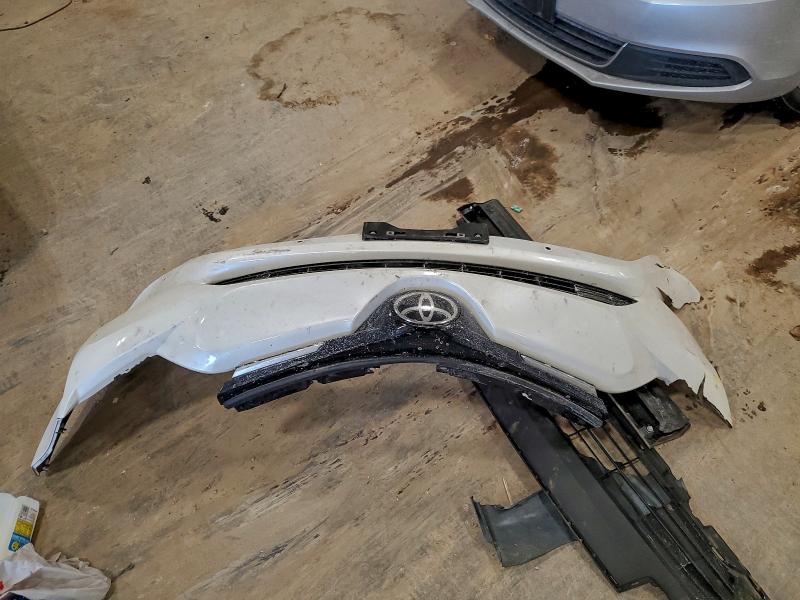 Фото 13 - TOYOTA RAV4