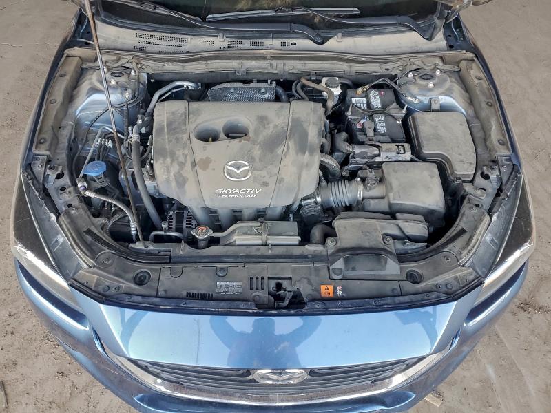 Фото 11 - MAZDA 3