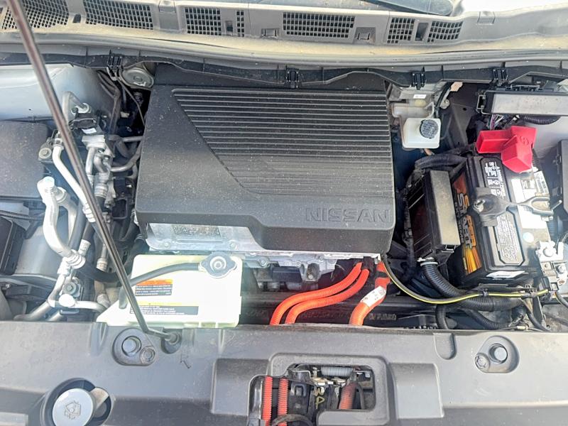 Фото 7 - NISSAN LEAF