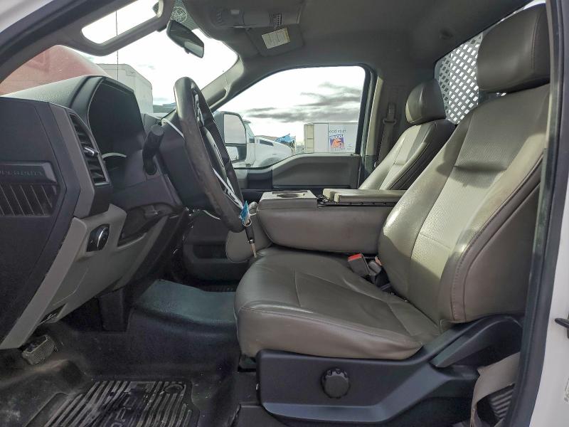 Фото 10 - FORD F550