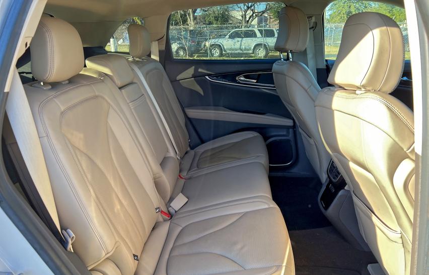 Фото 6 - LINCOLN NAUTILUS