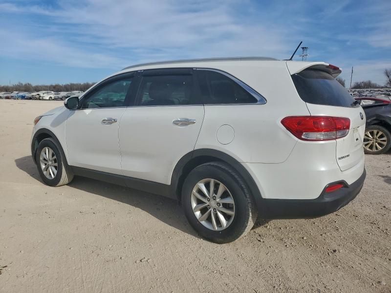 Фото 2 - KIA SORENTO