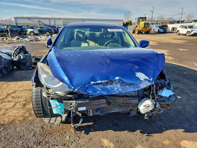 Фото 5 - HYUNDAI ELANTRA