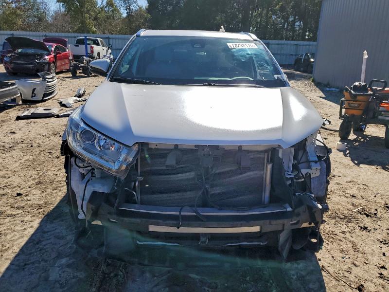 Фото 5 - TOYOTA HIGHLANDER